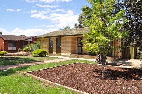32 Alawoona Rd, Munno Para, SA 5115