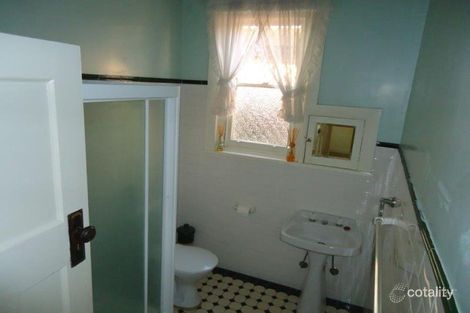 Property photo of 10 Fox Street Wagga Wagga NSW 2650
