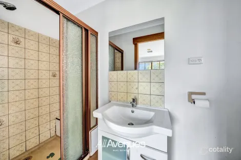 Property photo of 10 Ashton Place Pakenham VIC 3810