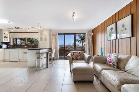 Property photo of 40 Caithness Crescent Glen Waverley VIC 3150