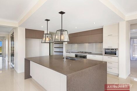 Property photo of 19 Winchcombe Way Cranbourne North VIC 3977