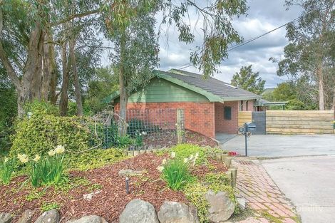 2 Geoffrey Gr, Mount Clear, VIC 3350