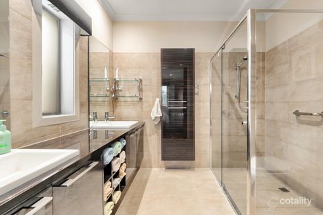 Property photo of 4 Mountainview Boulevard Cranbourne North VIC 3977