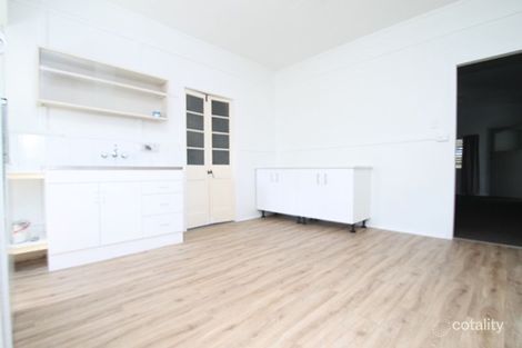 10 Hill Cres, West Gladstone, QLD 4680