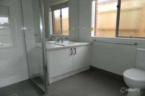 Property photo of 2/31 Manikato Drive Drouin VIC 3818