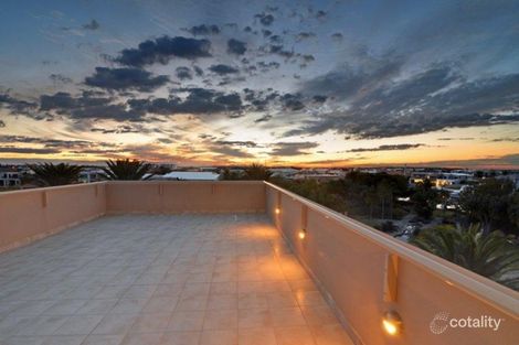 Property photo of 1 Parklane Terrace Paradise Point QLD 4216