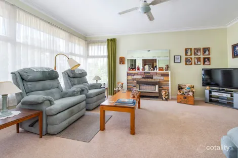 Property photo of 19 Gifford Road Doncaster VIC 3108