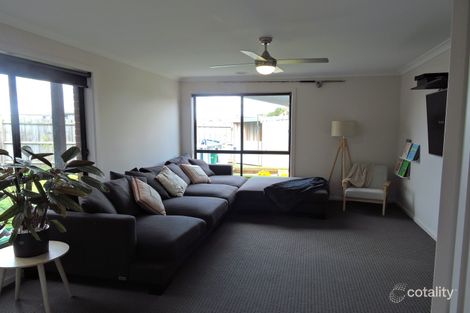 Property photo of 17 Sandstone Circuit Carrum Downs VIC 3201