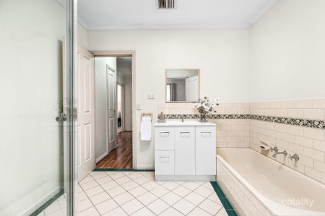 Property photo of 1/14 Collins Close Keilor East VIC 3033