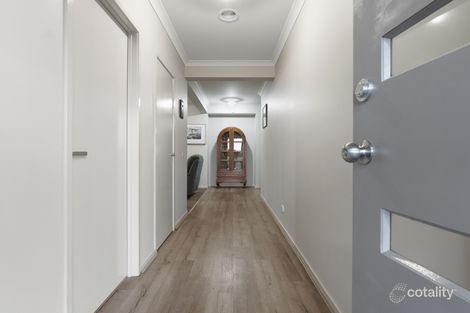 Property photo of 41 Treeve Parkway Werribee VIC 3030
