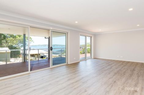 4b Macquarie St, Bolton Point, NSW 2283