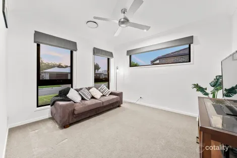 Property photo of 17 Penda Crescent Pallara QLD 4110