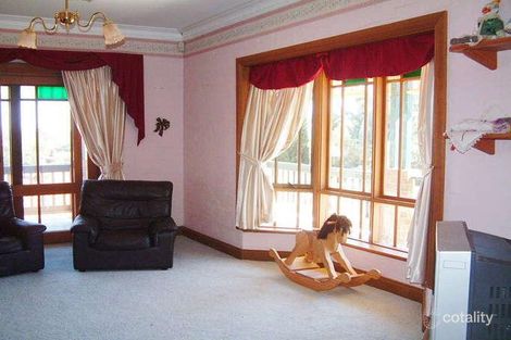 Property photo of 6 McCaw Place Calwell ACT 2905