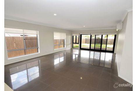 Property photo of 28 Poppy Crescent Springfield Lakes QLD 4300