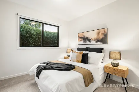 Property photo of 1 Holly Place Lilydale VIC 3140