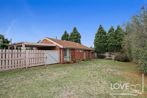 Property photo of 10 Kenthurst Court Mill Park VIC 3082
