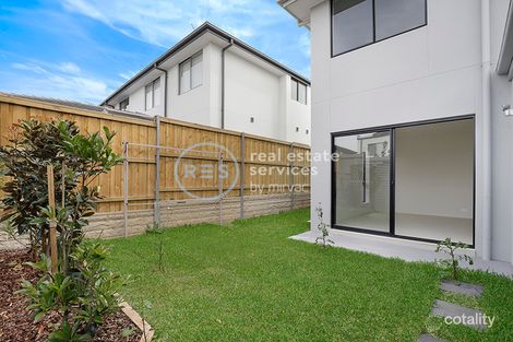 Property photo of 47 Kermond Walk Moorebank NSW 2170