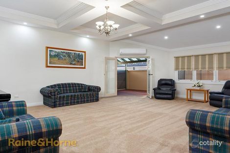 Property photo of 30 The Boulevarde Kooringal NSW 2650