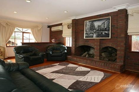 Property photo of 3 Mary Court Berwick VIC 3806
