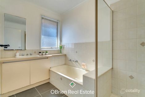 Property photo of 33 Monique Drive Langwarrin VIC 3910