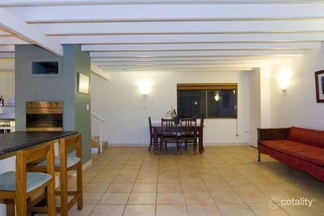 Property photo of 2/29 Clarence Road Indooroopilly QLD 4068