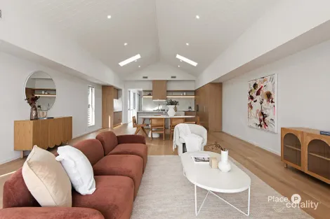 Property photo of 103A Hawthorne Road Hawthorne QLD 4171