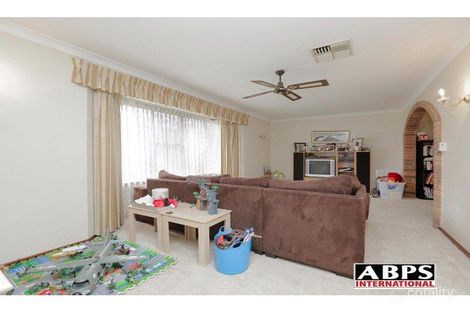Property photo of 17 London Way Bateman WA 6150