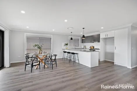 Property photo of 90 Emerald Drive Kelso NSW 2795