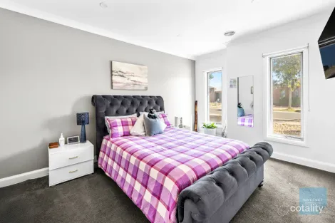 Property photo of 23 Granholm Grove Harkness VIC 3337