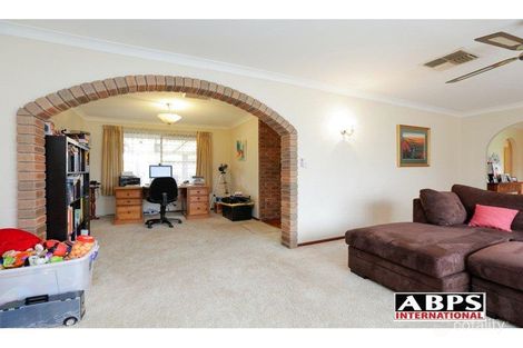 Property photo of 17 London Way Bateman WA 6150