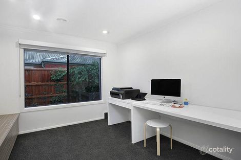 Property photo of 14 Loire Close Hoppers Crossing VIC 3029