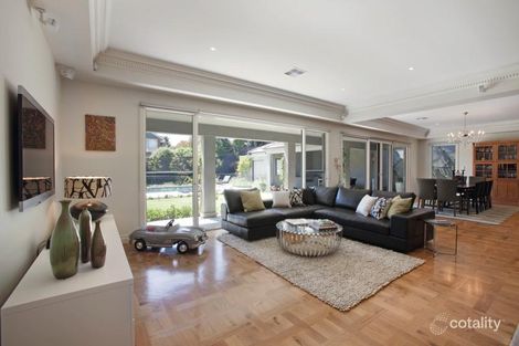 Property photo of 13 Leura Grove Hawthorn East VIC 3123