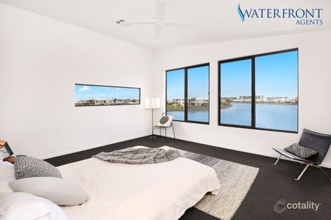 Property photo of 18 Reflection Crescent Birtinya QLD 4575