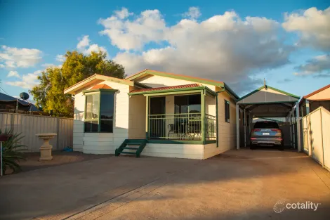 Property photo of 3A/3B Agonis Road Roxby Downs SA 5725