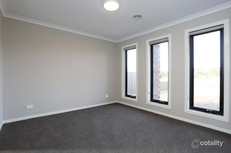 Property photo of 51 Fisher Court Werribee VIC 3030