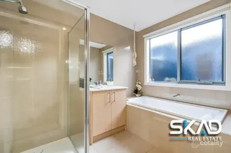 Property photo of 63 Bridgewater Parkway Wallan VIC 3756