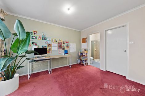 Property photo of 13 Varsity Court Albanvale VIC 3021