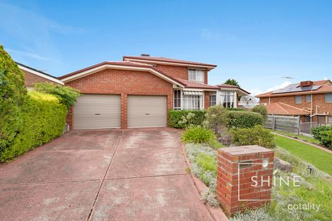 Property photo of 12 Chivell Close Endeavour Hills VIC 3802
