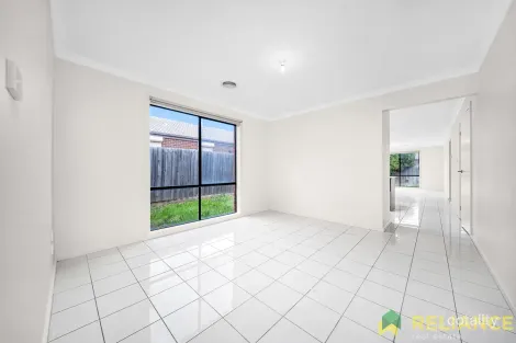 Property photo of 35 Fieldstone Way Brookfield VIC 3338
