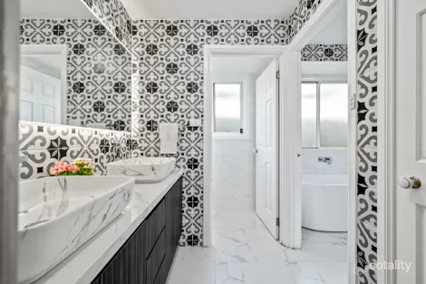 Property photo of 15 Surveyors Creek Road Glenmore Park NSW 2745