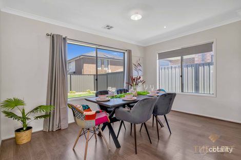 Property photo of 55 Topcliffe Crescent Truganina VIC 3029