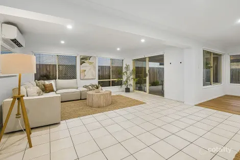 Property photo of 48 Ithaca Way Forest Lake QLD 4078