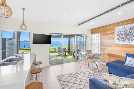 2/64 SANDY POINT RD, CORLETTE, NSW 2315