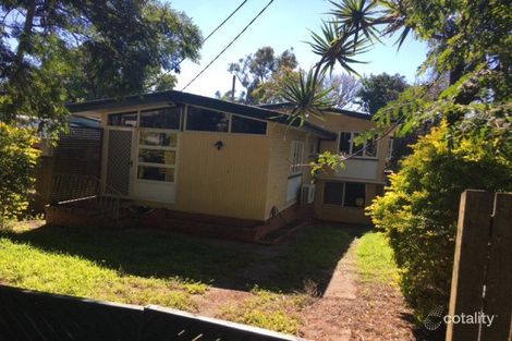 30 Brassey St, Fairfield, QLD 4103