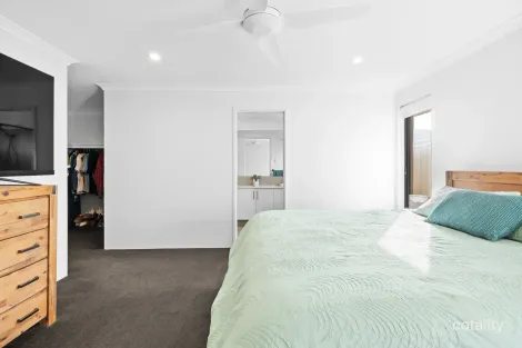 Property photo of 9 Bonnington Loop Madora Bay WA 6210