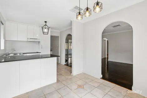 28 Wooramel Cres, Gosnells, WA 6110