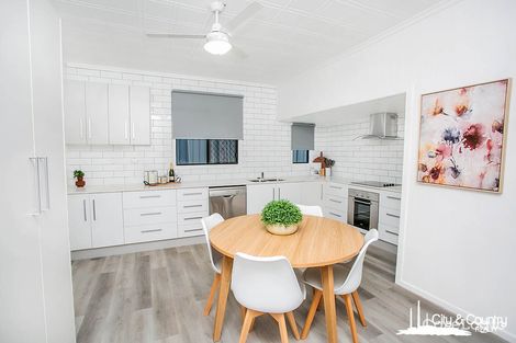 Property photo of 28 Deighton Street Mornington QLD 4825