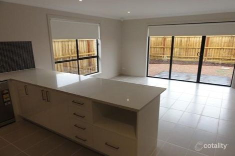 Property photo of 26 Cutleaf Crescent Tarneit VIC 3029