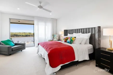 Property photo of 7130 Marine Drive East Hope Island QLD 4212