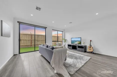 Property photo of 18 Caladenia Avenue Tarneit VIC 3029